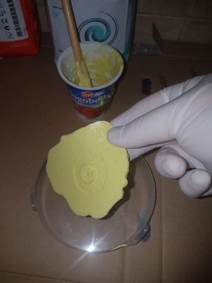 alginat zmienia kolor